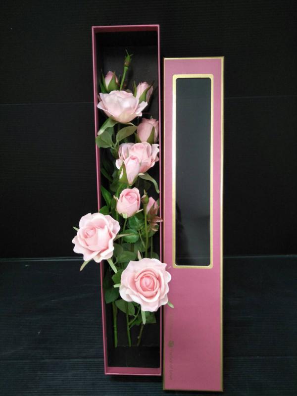 ดอกกุหลาบสีชมพูใส่กล่อง V52